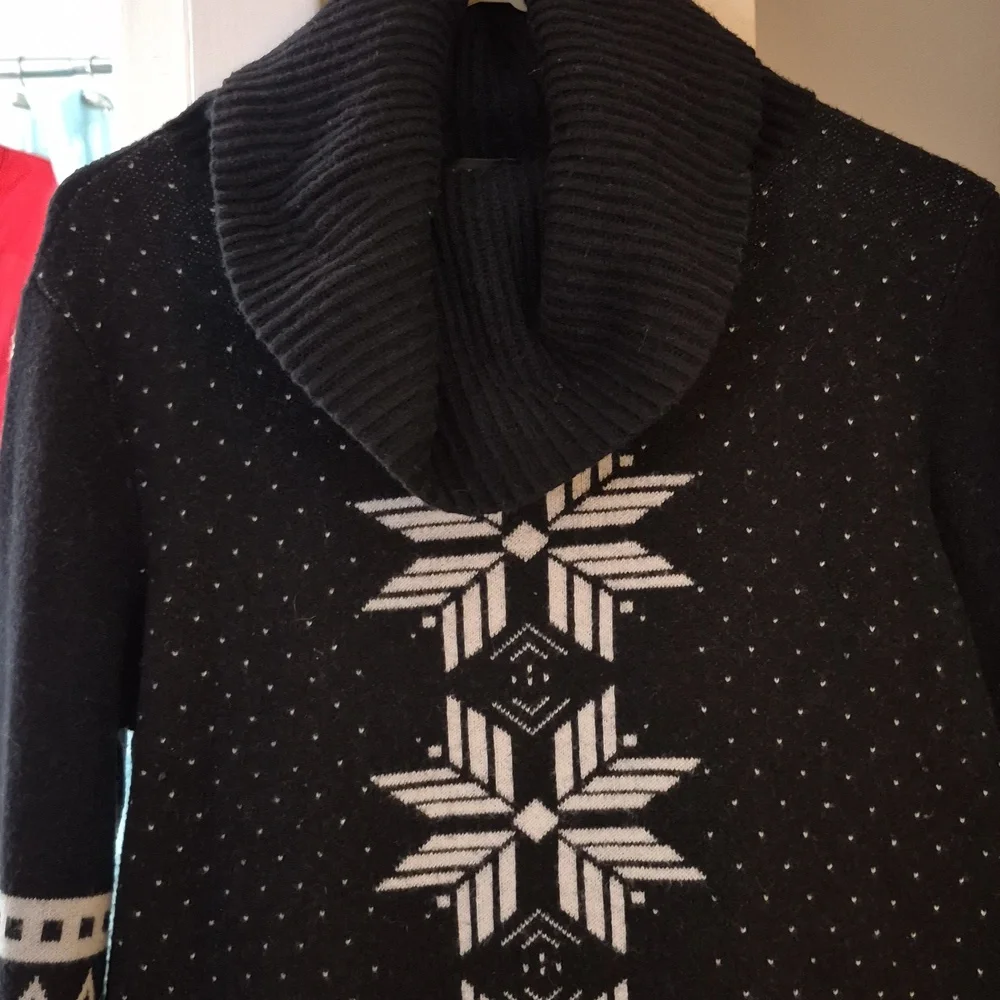 Talbots Black White Snowflake Turtleneck Lambswool Blend  Sweater Sz M